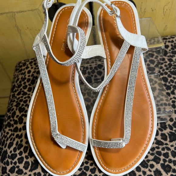 Dream Pairs White Sandals with Glittery Straps - Picture 2 of 10